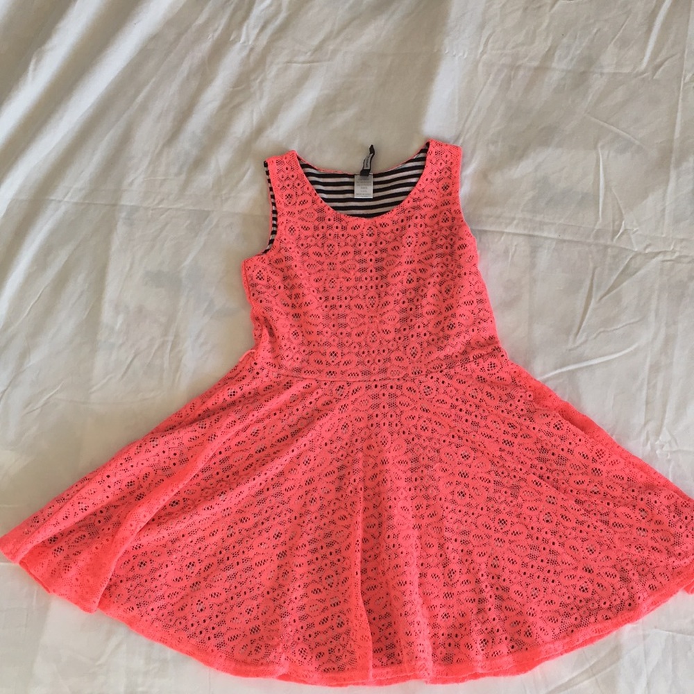 Kids pink lace dress.